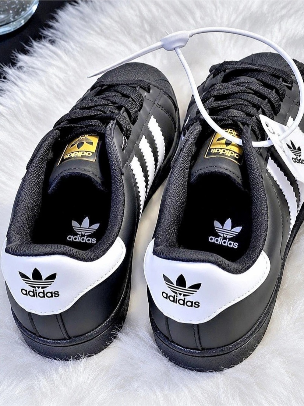 adidas Superstar Core Black / Cloud White Sneakers